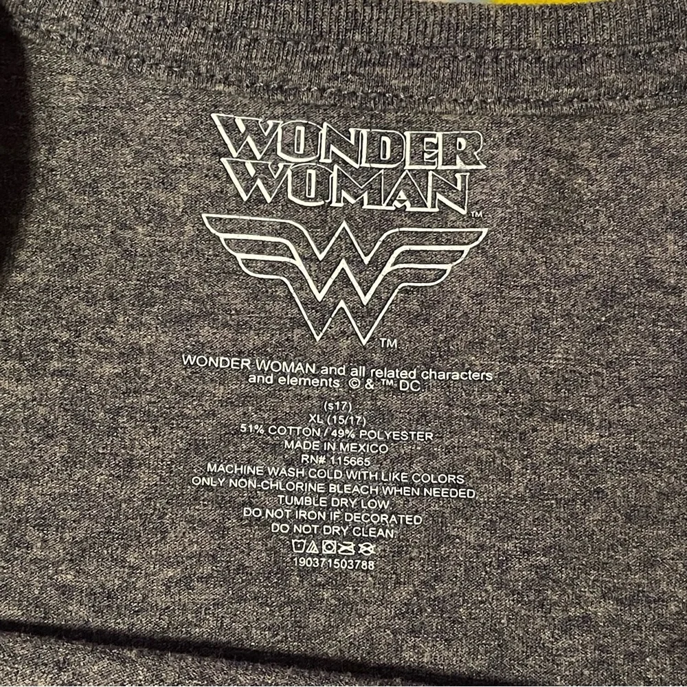 Wonder Woman T-Shirt - Picture 4 of 4